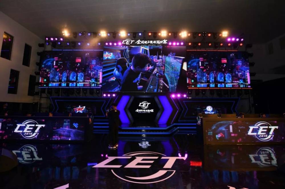 外界对自己 外界对自己